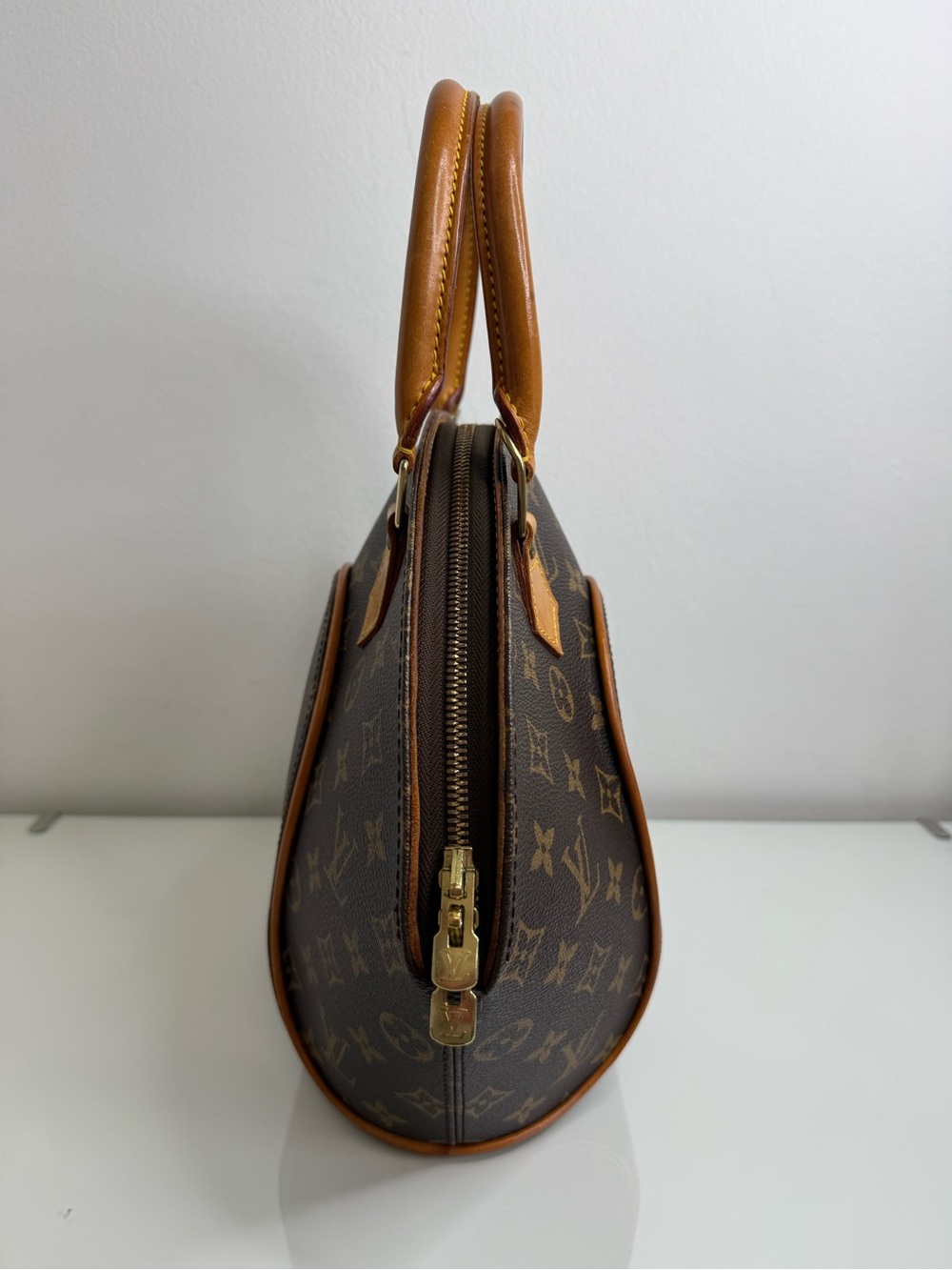 Louis Vuitton Vintage Monogram Ellipse PM - Picture 3 of 14